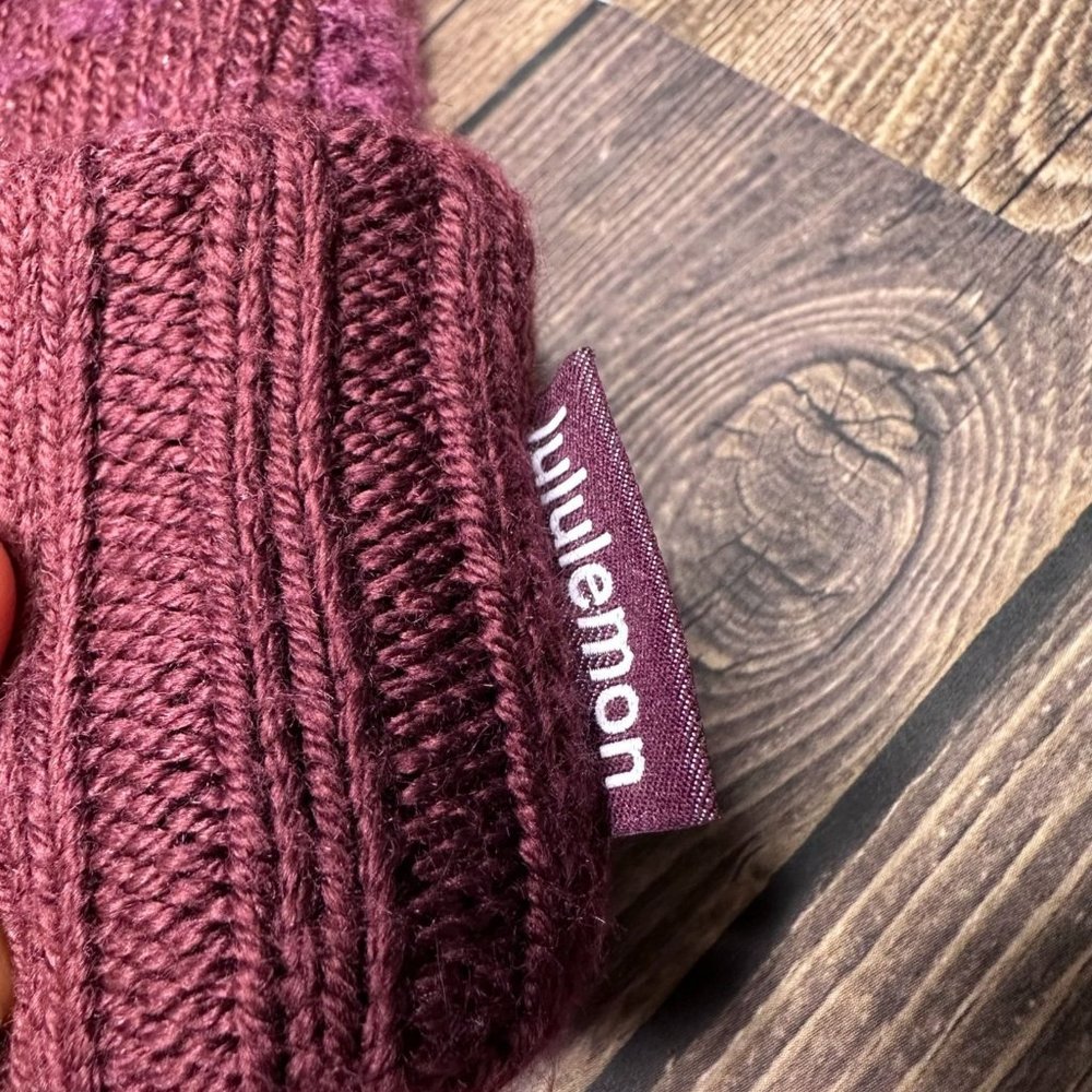 NWT Lululemon Ombre Knit Textured Beanie O/S (Red Merlot) - Picture 7 of 13
